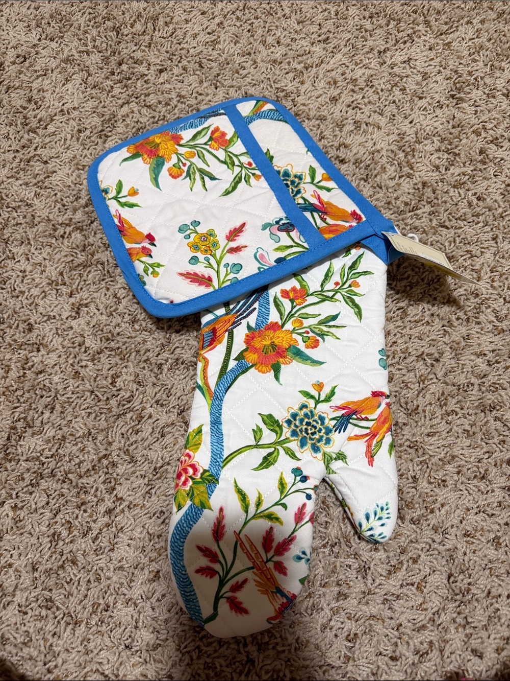 Southern Living At Home White Floral Oven Mitt and Pot Holder Set with Blue Trim